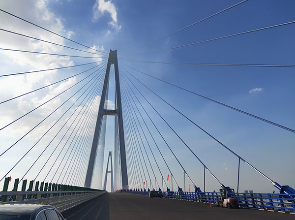 鄂州青山大桥桥架安装